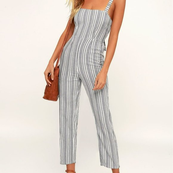 Amuse Society Jumpsuit S Lookout White Grey Stripe Open Tie Back Strappy Cropped - Picture 14 of 15